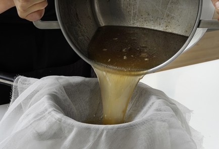 Фото шага рецепта Классический холодец из свинины и говядины 152992 шаг 9