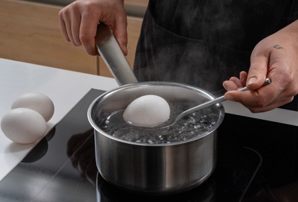 Фото шага рецепта Классический оливье с говядиной 175167 шаг 6  