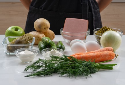 Фото шага рецепта Классический оливье с колбасой и яблоком 175170 шаг 1  