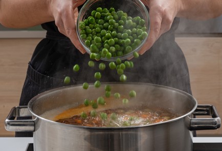 Фото шага рецепта Классический оливье с мясом и яблоком 175178 шаг 5  