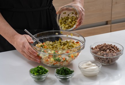 Фото шага рецепта Классический оливье с мясом 175172 шаг 11  