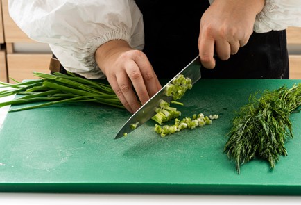 Фото шага рецепта Классический оливье 151806 шаг 11  