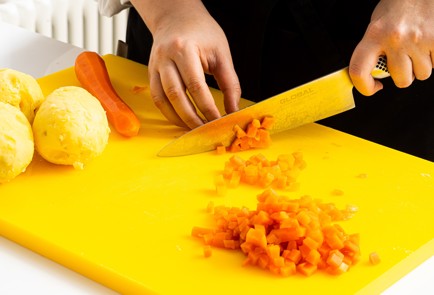 Фото шага рецепта Классический оливье 151806 шаг 8  