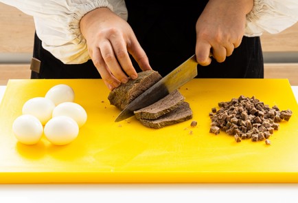 Фото шага рецепта Классический оливье 151806 шаг 9  