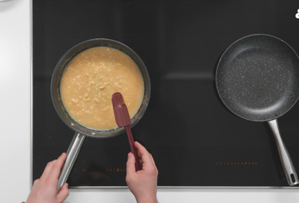 Фото шага рецепта Классический омлет с сыром 189537 шаг 10  