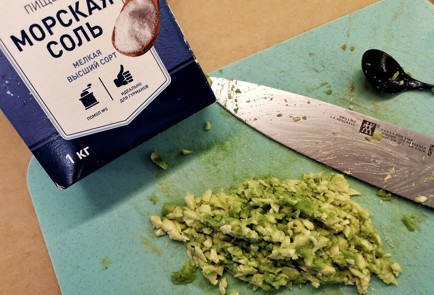 Фото шага рецепта Классический овсяноблин с начинкой 140428 шаг 6  