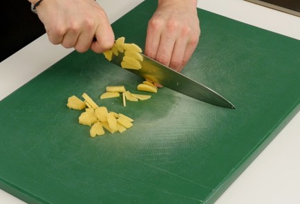 Фото шага рецепта Индийский сыр со шпинатом палакпанир 114817 шаг 2