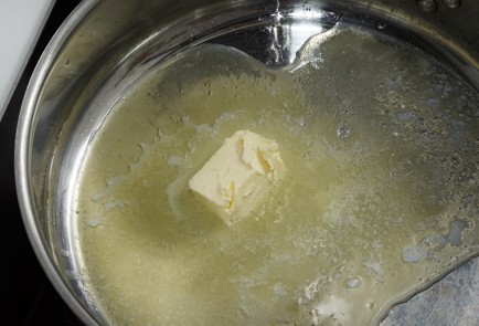 Фото шага рецепта Классический паштет из куриной печени 152788 шаг 2  