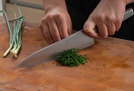 Фото шага рецепта Классический салат из крабовых палочек 175237 шаг 8  