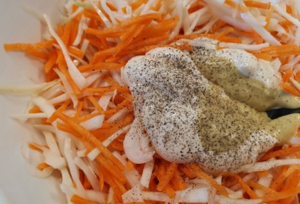 Фото шага рецепта Классический капустный салат коул слоу 191408 шаг 9  