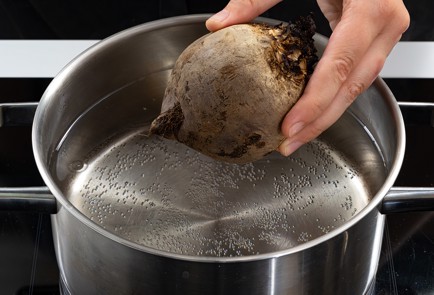 Фото шага рецепта Классический свекольник 173643 шаг 2  