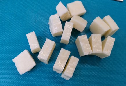 Фото шага рецепта Классический сыр халуми с перцем и травами 150980 шаг 1  