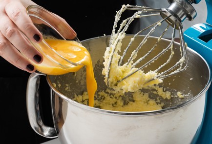 Фото шага рецепта Классическое песочное печенье 151893 шаг 3  