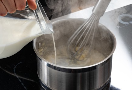 Фото шага рецепта Классическое сырное суфле 188687 шаг 6