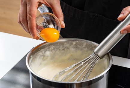 Фото шага рецепта Классическое сырное суфле 188687 шаг 8