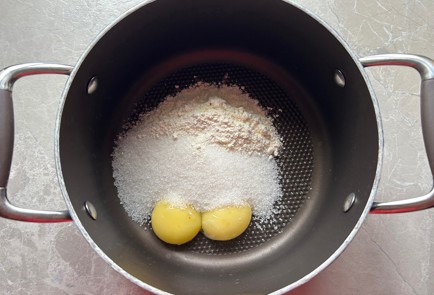 Фото шага рецепта Клубничная паннакотта 190128 шаг 3  