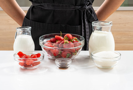 Фото шага рецепта Клубничное мороженое 189264 шаг 1  