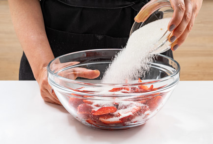 Фото шага рецепта Клубничное мороженое 189264 шаг 3  