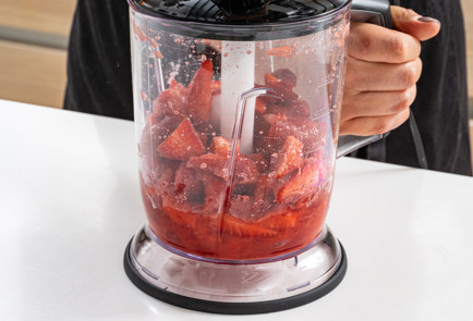 Фото шага рецепта Клубничное мороженое 189264 шаг 4  