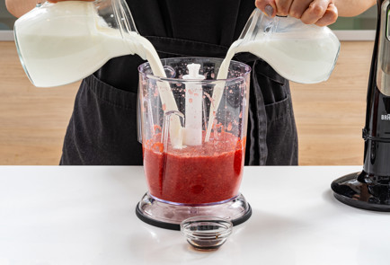 Фото шага рецепта Клубничное мороженое 189264 шаг 5  