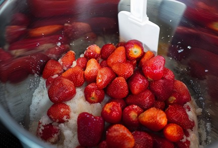 Фото шага рецепта Клубничное варенье с черным перцем 137029 шаг 4  