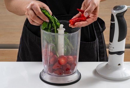 Фото шага рецепта Варенье из клубники с чили и базиликом 189277 шаг 3  