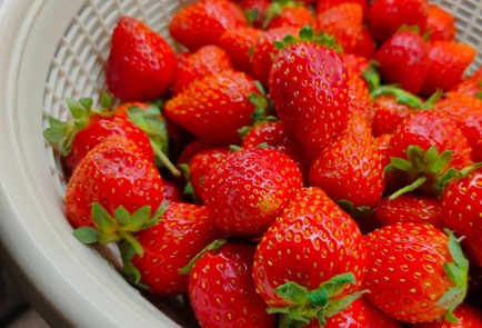 Фото шага рецепта Варенье из клубники на зиму 190234 шаг 2  