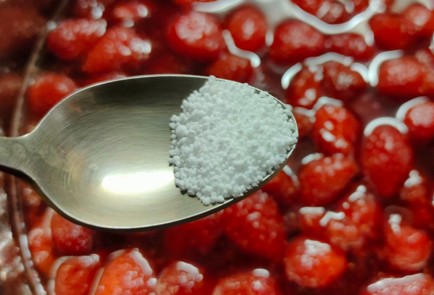 Фото шага рецепта Клубничный джем 190235 шаг 7  