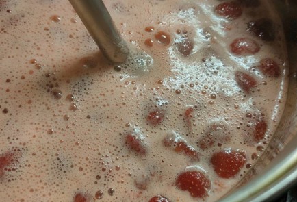 Фото шага рецепта Клубничный джем 190235 шаг 8  