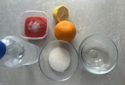 Фото шага рецепта Клубничный лимонад 189802 шаг 1  