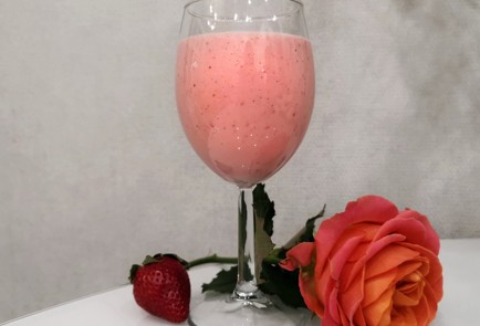 Фото шага рецепта Клубничный смузи 173591 шаг 10  