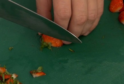 Фото шага рецепта Клубничный суп 136877 шаг 2  