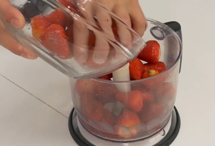 Фото шага рецепта Клубничный суп 136877 шаг 5  