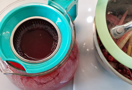 Фото шага рецепта Клюквенный морс с лемонграссом 151757 шаг 6  