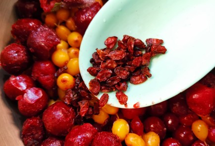 Фото шага рецепта Клюквенный морс 188430 шаг 5