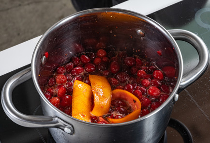 Фото шага рецепта Клюквенный соус для птицы 191182 шаг 5  