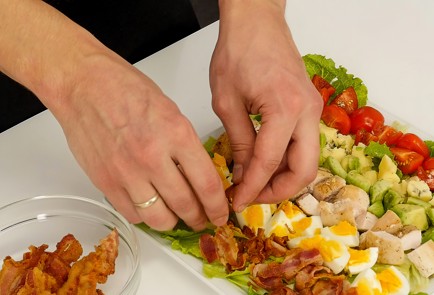 Фото шага рецепта Салат Кобб 104186 шаг 8  