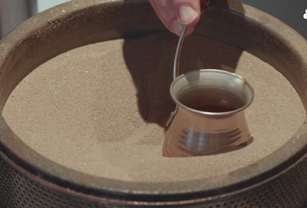 Фото шага рецепта Кофе в турке на песке 189357 шаг 5  