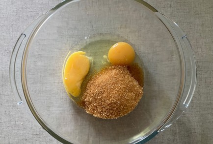 Фото шага рецепта Кофейные маффины с шоколадной крошкой 189751 шаг 1  