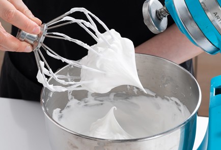 Фото шага рецепта Кофейный рулет 138645 шаг 4  