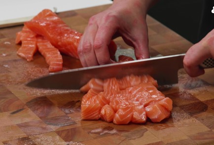 Фото шага рецепта Кокосовый суп с лососем и рисом 187170 шаг 3