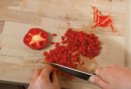 Фото шага рецепта Колбаски с паприкой и вялеными помидорами 23331 шаг 2  