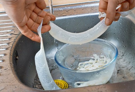 Фото шага рецепта Колбаски с паприкой и вялеными помидорами 23331 шаг 6  