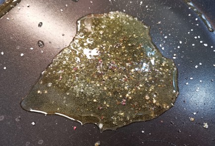 Фото шага рецепта Кольца кальмара в сметаннолуковом соусе 150976 шаг 2  