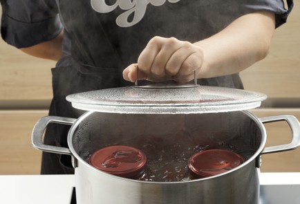 Фото шага рецепта Простой рецепт компота из слив 152704 шаг 8  