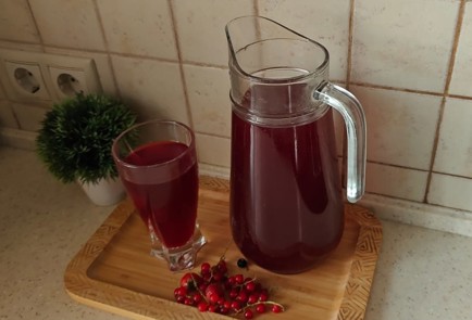 Фото шага рецепта Компот из свежих ягод и яблок 189746 шаг 10  