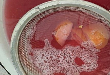 Фото шага рецепта Компот из яблок персиков и винограда 190338 шаг 10  