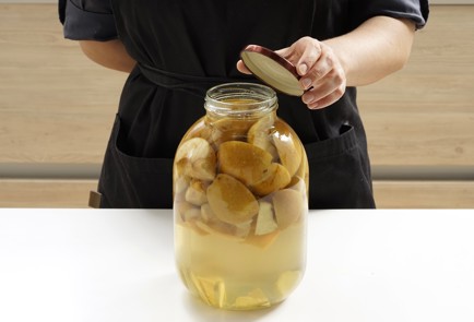 Фото шага рецепта Компот из яблок с имбирем 152703 шаг 9  