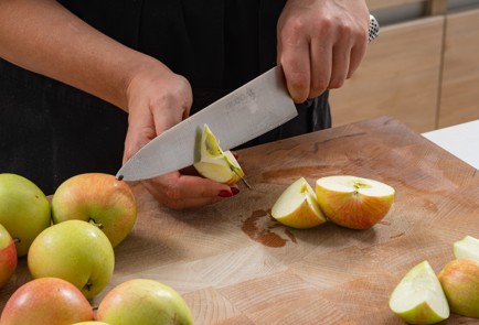 Фото шага рецепта Компот из яблок со свеклой 174635 шаг 2