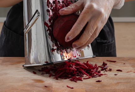 Фото шага рецепта Компот из яблок со свеклой 174635 шаг 3